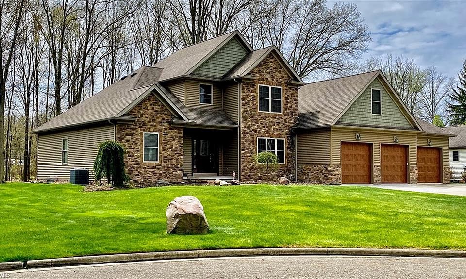 1st image of 575 Parkview Dr