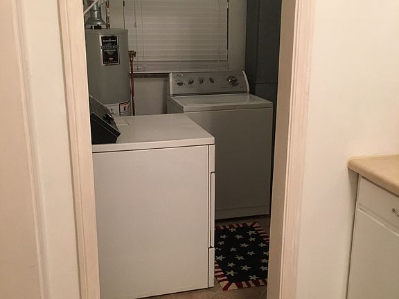 washer/dryer included