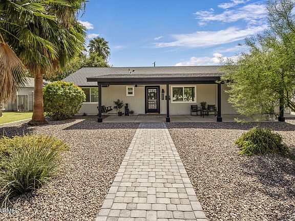 2nd image of 2301 E WHITTON Avenue