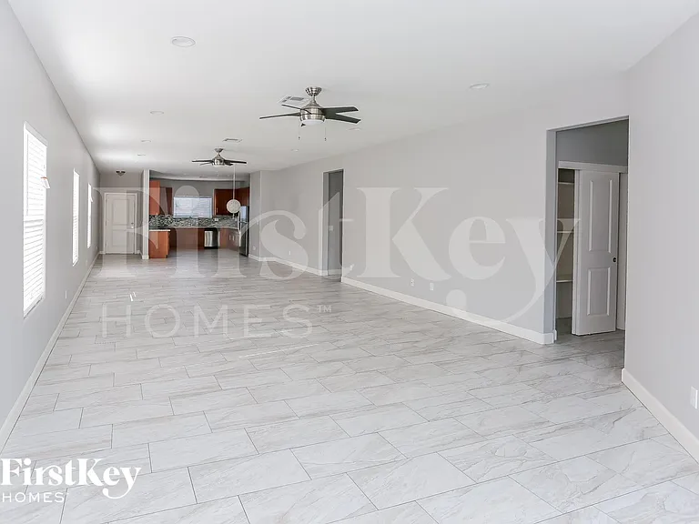 905 E Fremont Rd — Photo 3