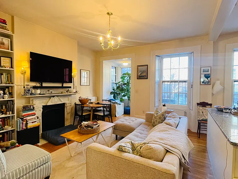 105 Pinckney St #4 — Photo 2
