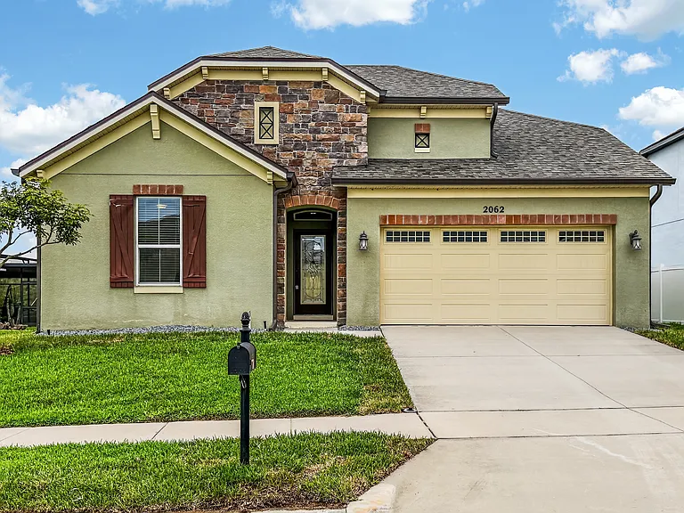 2062 Redbay Ave — Photo 40