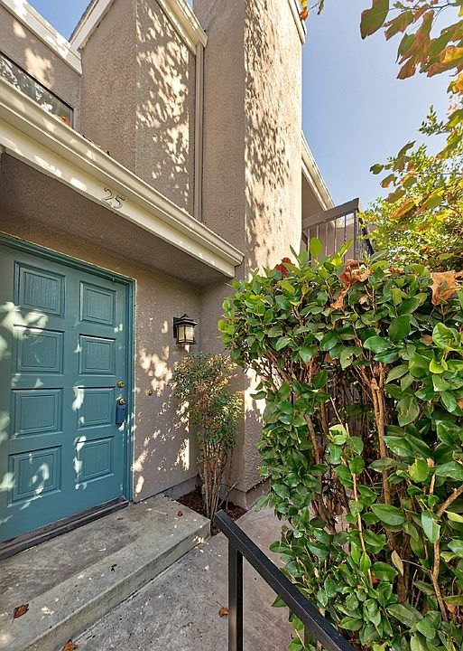 1st image of 23545 Victory Blvd Unit 25