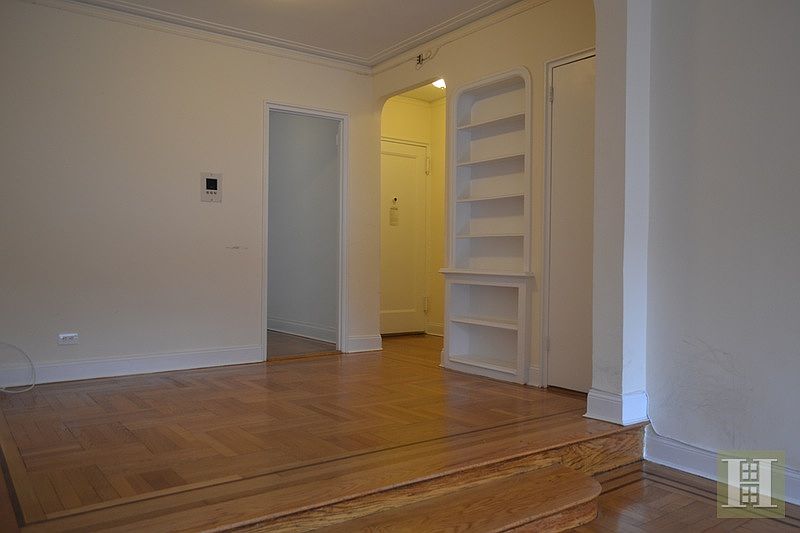 2nd image of 802 W 190th St APT 4G