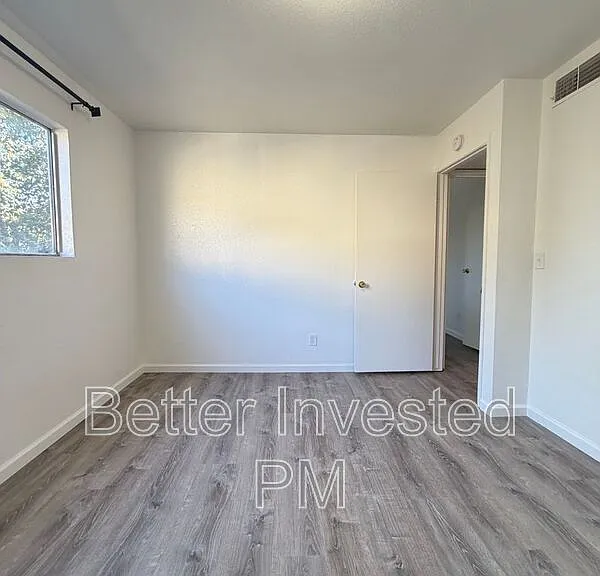 745 S Dora St #H — Photo 3