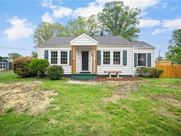146 W End Dr, Mount Airy, NC 27030