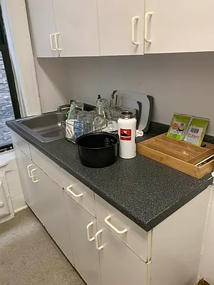 Rented by M.Grossman R.E. Management | media 17