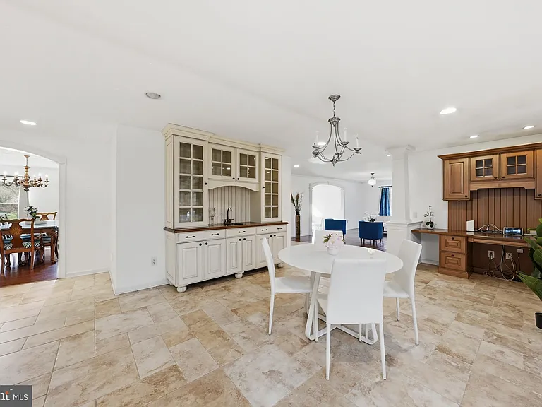 7 Monroe Pl — Photo 16