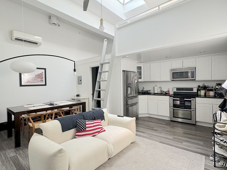 1st image of 140 2nd St #4