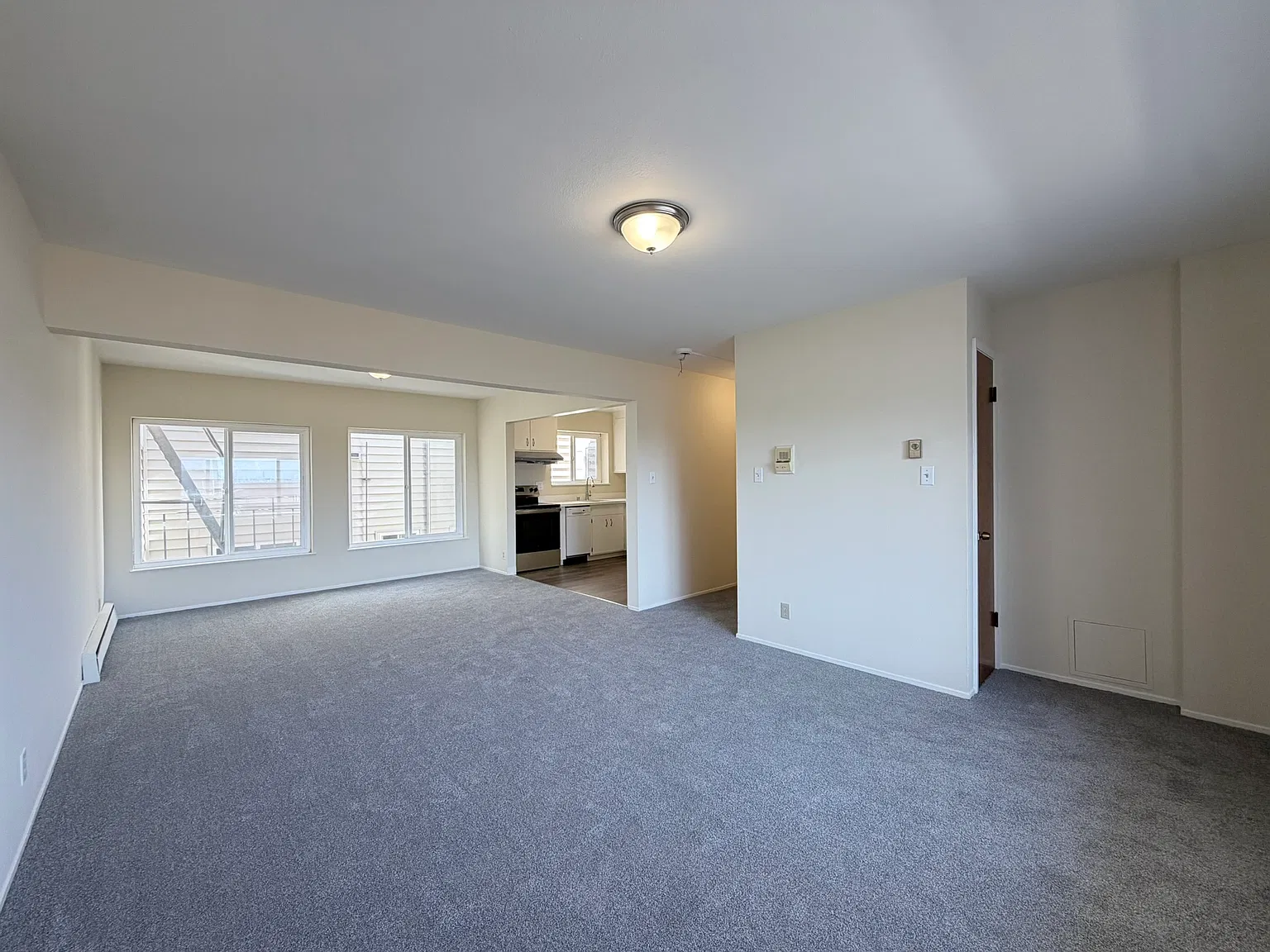 Studio, 550 sqft, $2,975 — Photo 3