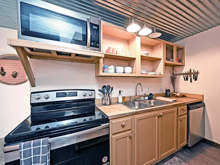 118 E Liberty St #D — Photo 11