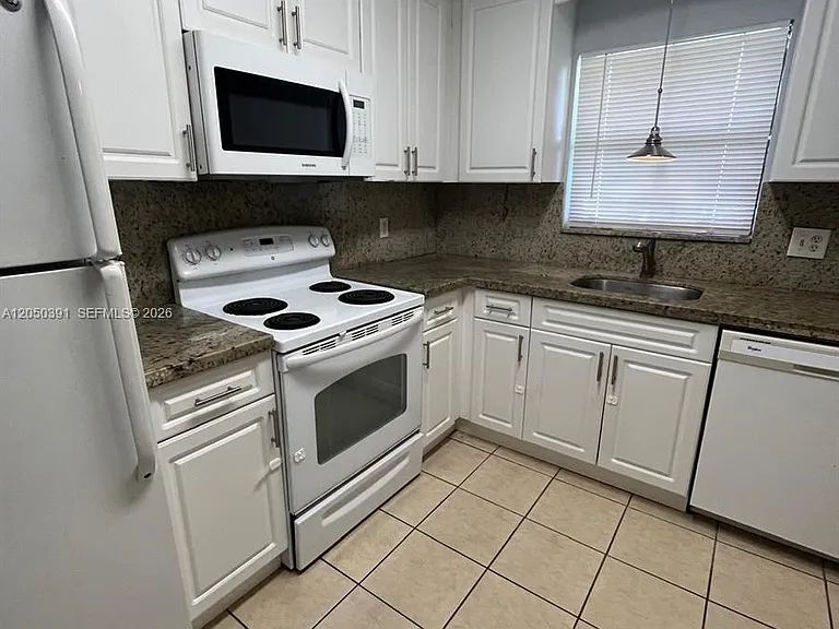 21906 Lake Forest Cir #103 — Photo 3
