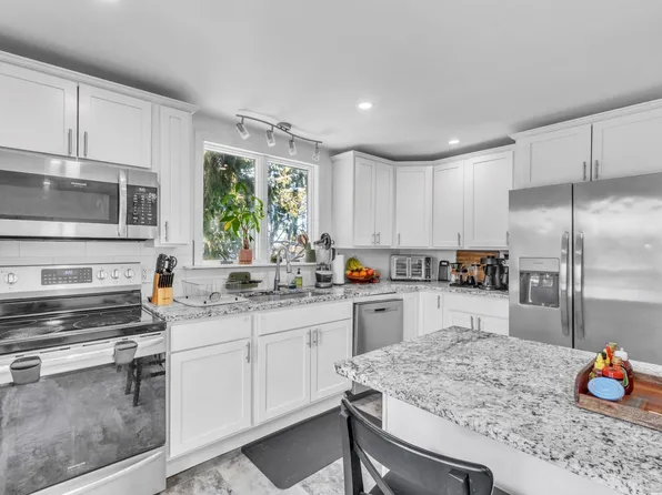 5 Fairview Avenue, Ellington, CT 06029
