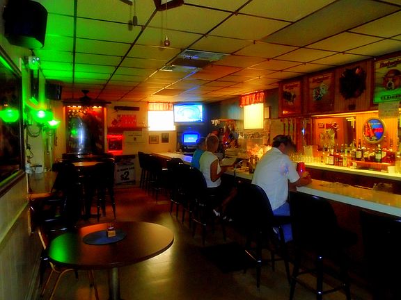 2nd image of 400 N Main St