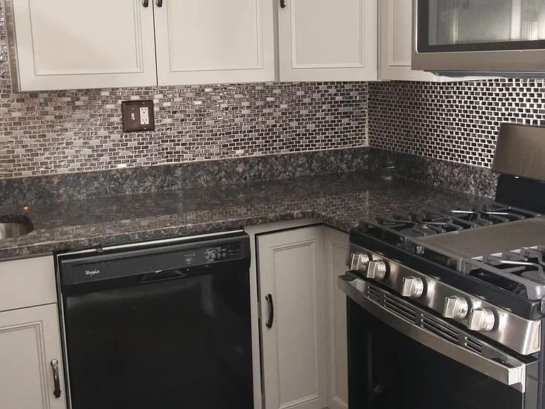 210 James Ct — Photo 5