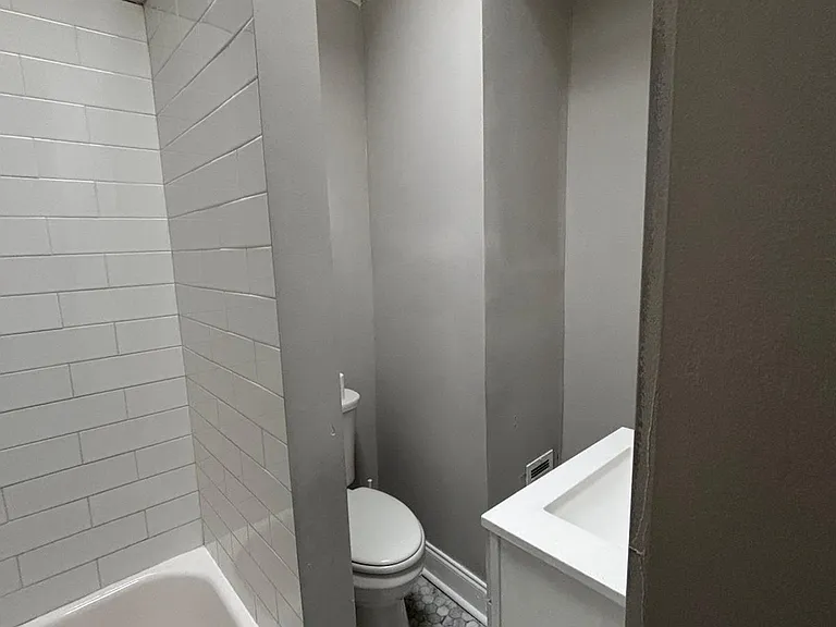2525 Shields St — Photo 10