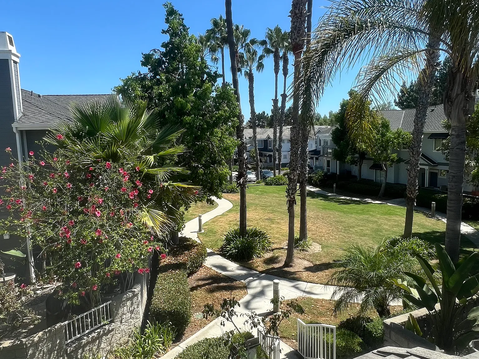 2 bed, 1200 sqft, $3,400 — Photo 2