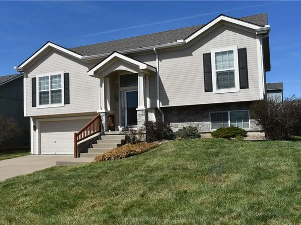 804 Glenview St, Leavenworth, KS 66048