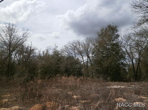 3rd image of 3144 N Eisenhower Ave