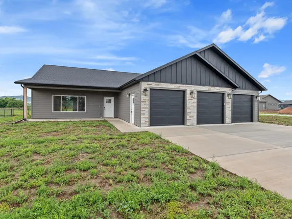 1417 Bozeman Ct, Spearfish, SD 57783