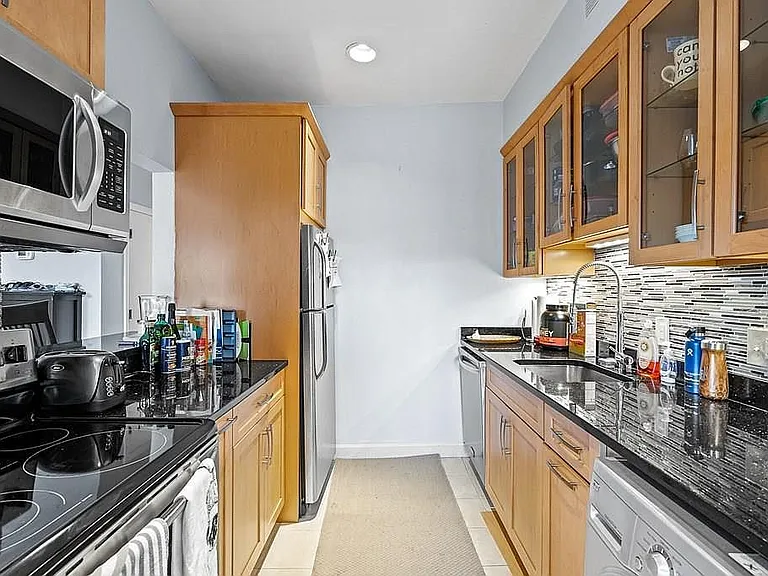 325 Columbus Ave #8 — Photo 8