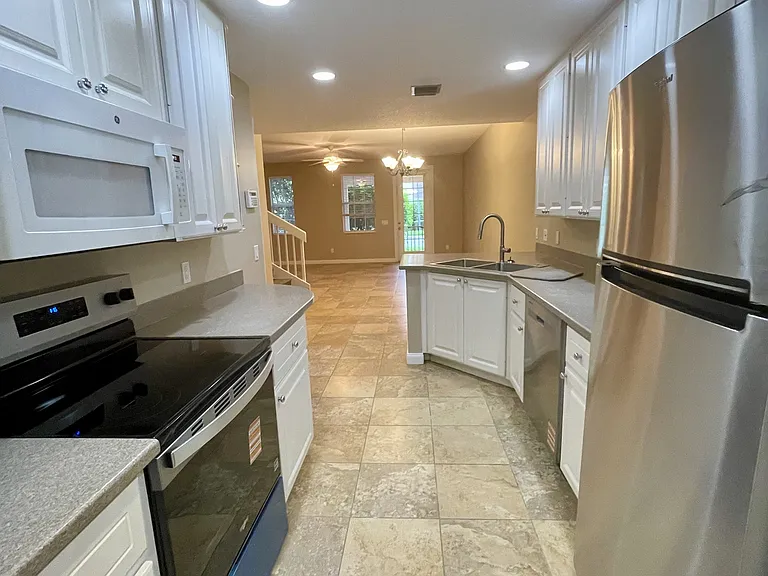 1649 Napoli Dr W #1649 — Photo 7