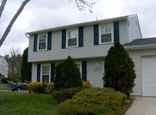 9011 Dolsie Grove Dr, Lorton, VA 22079