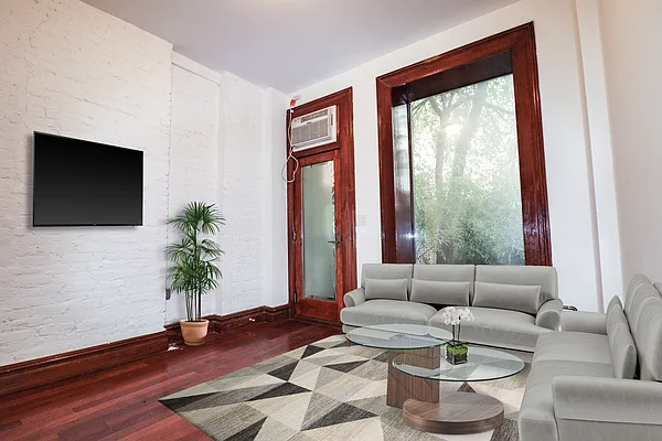 Rented by Corcoran | media 25