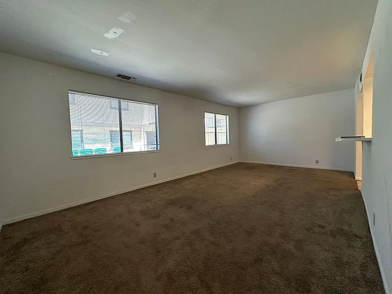 3337-3339 La Canada Dr — Photo 4
