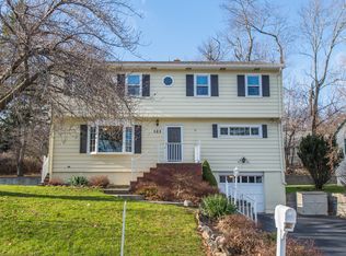 123 Winding Way, Cedar Grove, NJ 07009