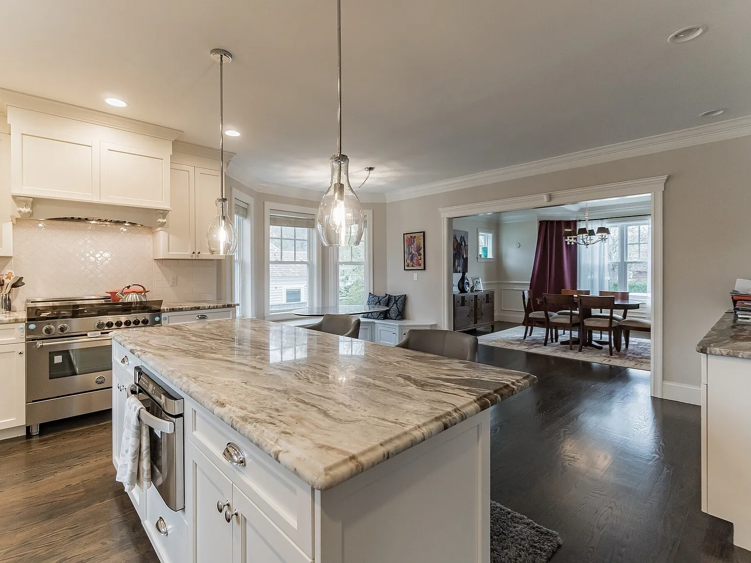 4 bed, 3.5 bath, 3806 sqft, $8,600 — Photo 3