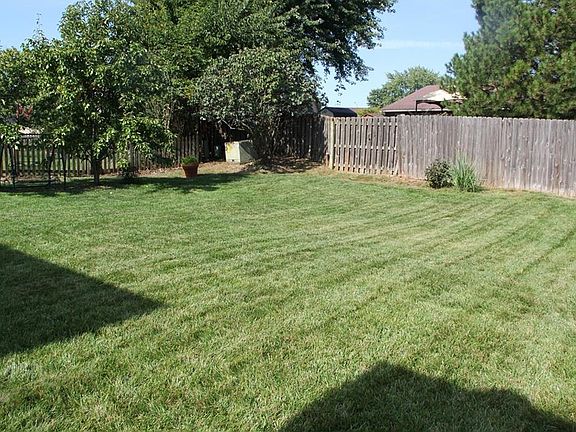 5th image of 6910 Deer Bluff Dr