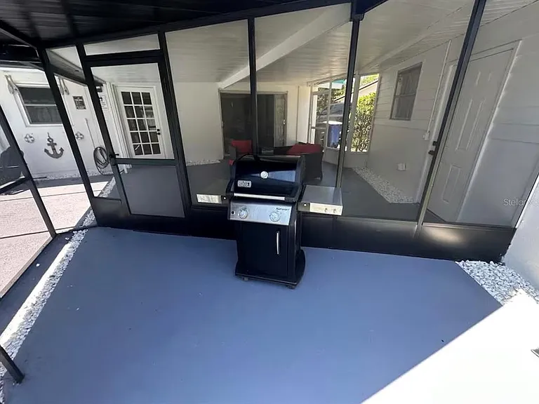 2446 Shelley St — Photo 12