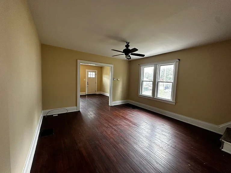 547 E Deshler Ave — Photo 6
