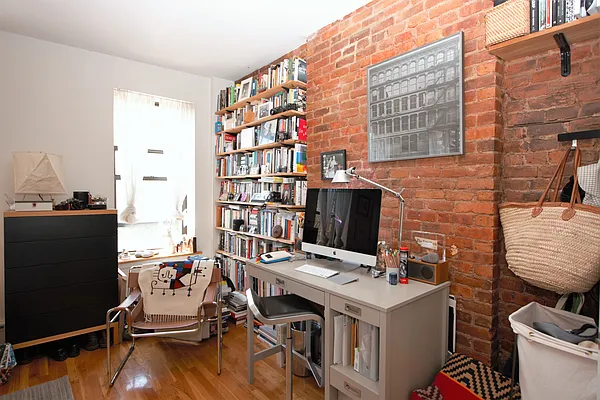 Rented by R New York | media 8