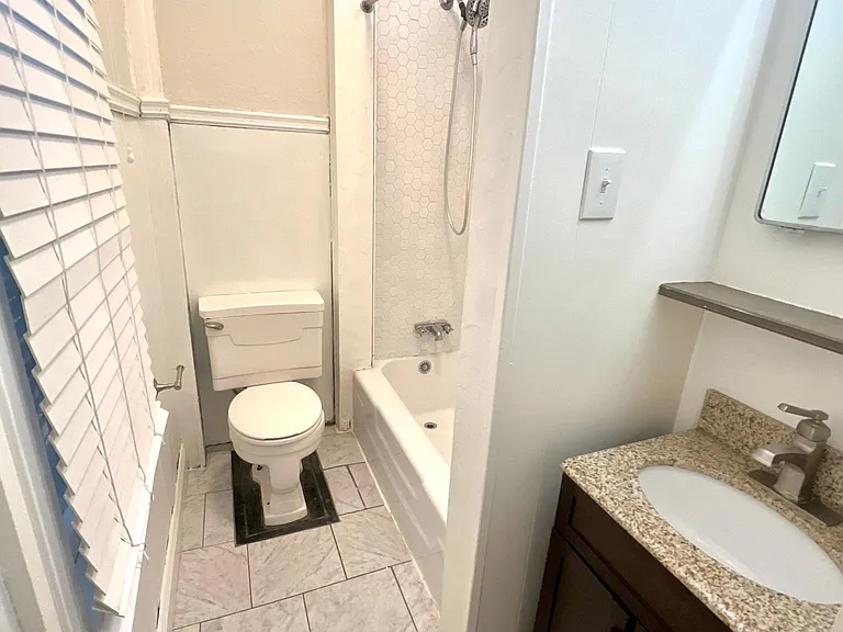 497 Averill Ave — Photo 10