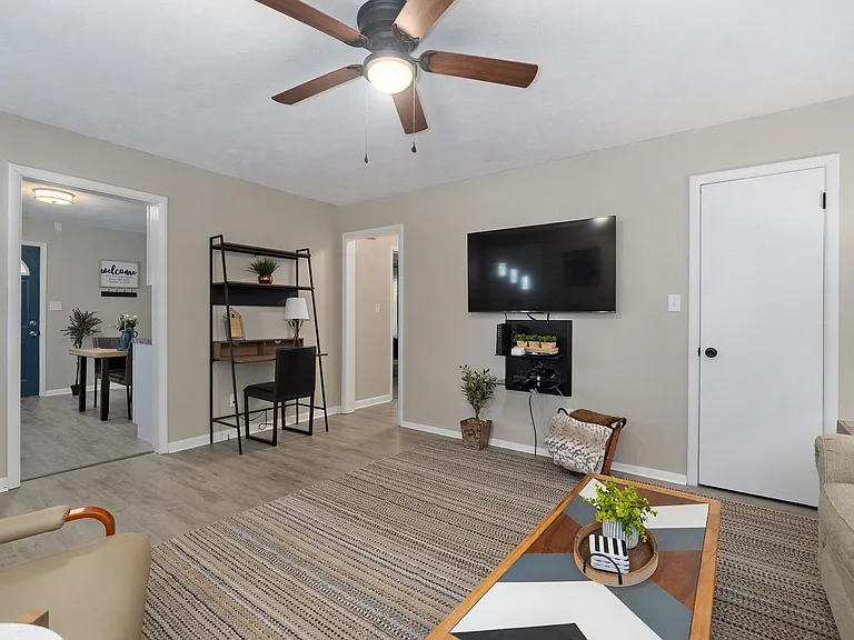 2129 S Jefferson Ave — Photo 10