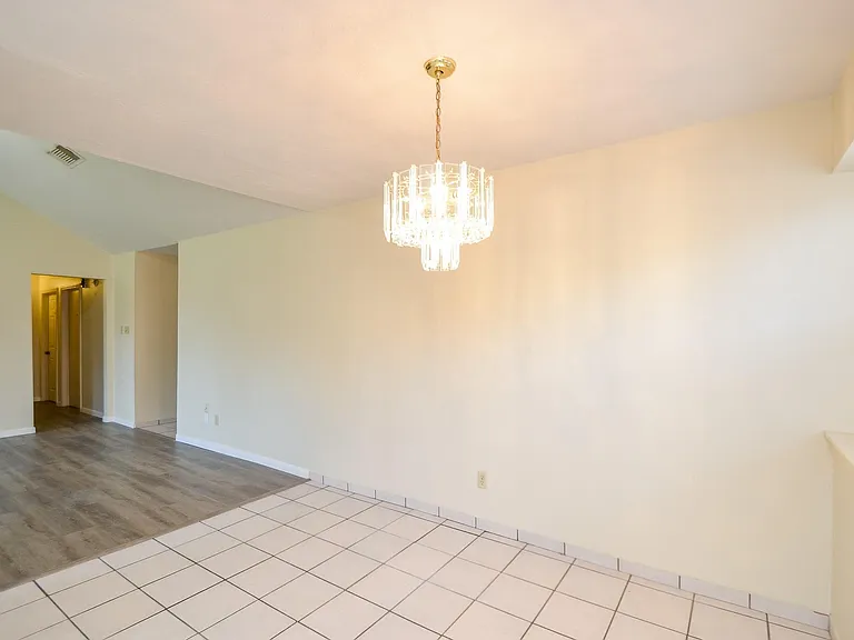 9414 Kingsvalley St — Photo 15