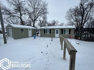 1170 E Ridge Dr, Brooklyn, IA 52211