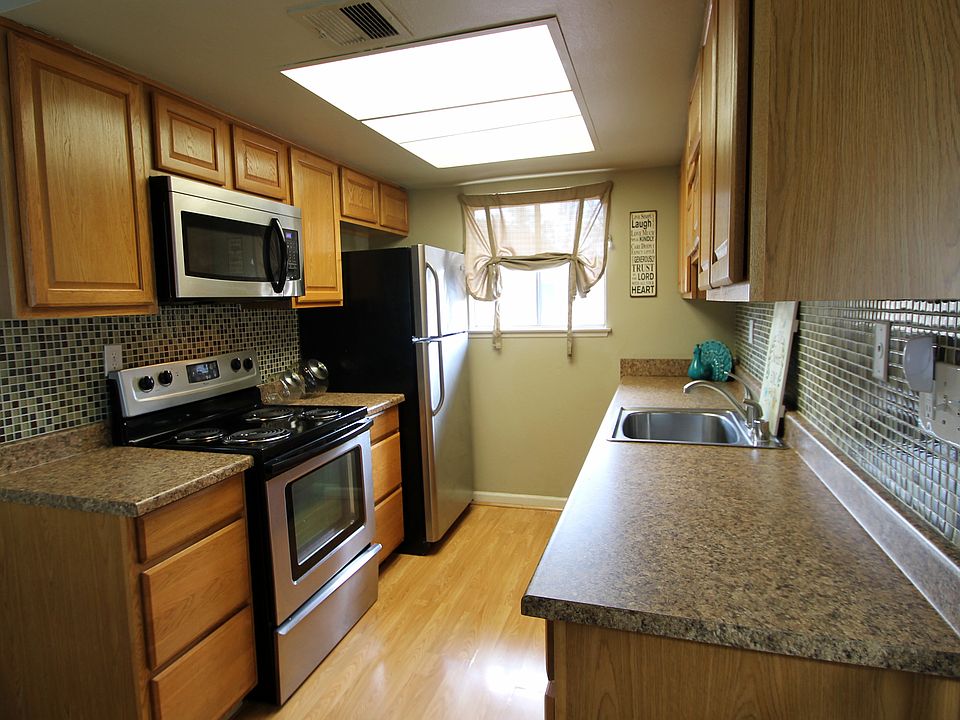 1st image of 978 W Calle Del Sol APT 4