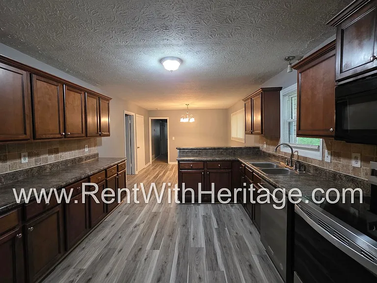 6190 Knights Ln — Photo 21