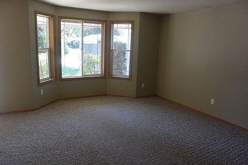 3rd image of 204 SE 11th Cir