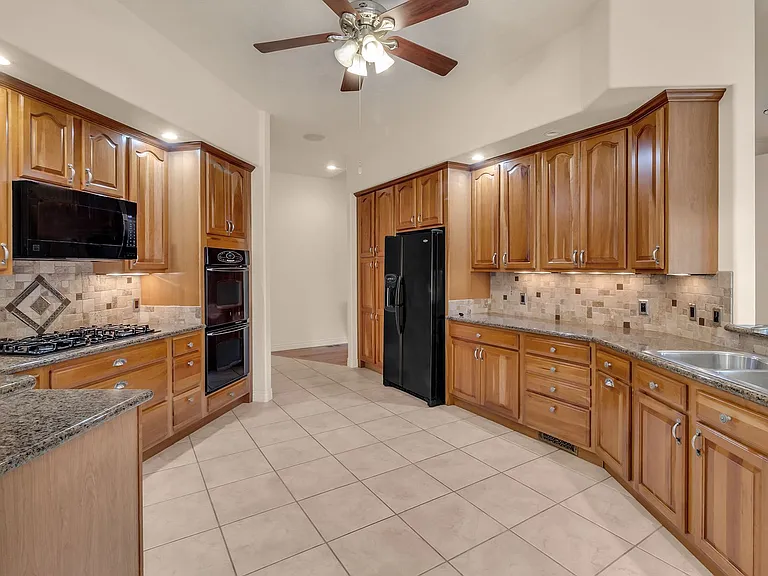 2245 Idella Ct — Photo 25
