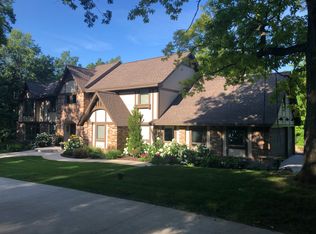 3 Chickadee Ln, North Oaks, MN 55127