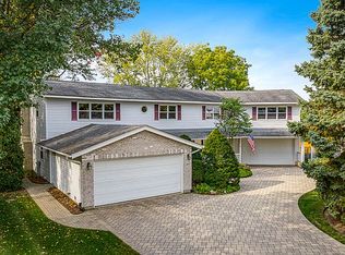 317 Kingsbridge Rd, Elk Grove Village, IL 60007