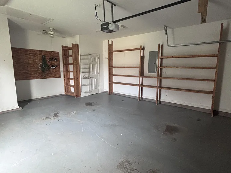 256 Crest Lake Dr — Photo 25