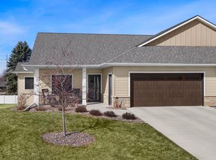 2926 Christenson Ln, Onalaska, WI 54650