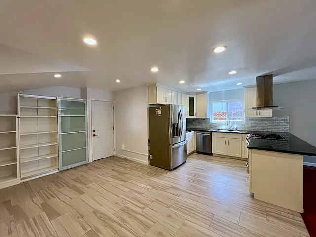 3 bed, 1392 sqft, $4,000 — Photo 3