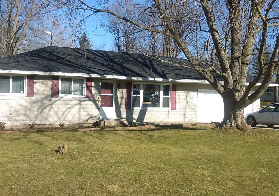 7025 Crestview Drive taken in Fall of 2020