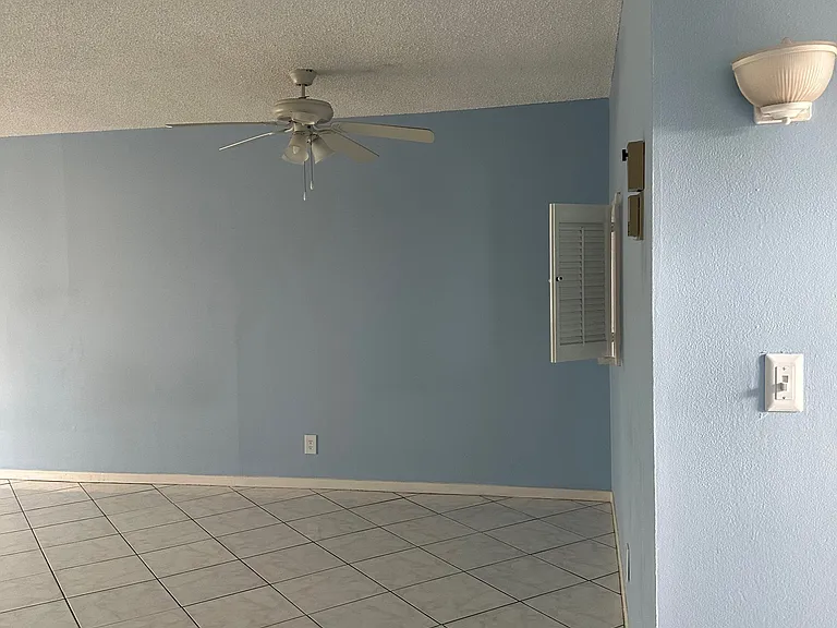 729 Lori Dr #202 — Photo 3